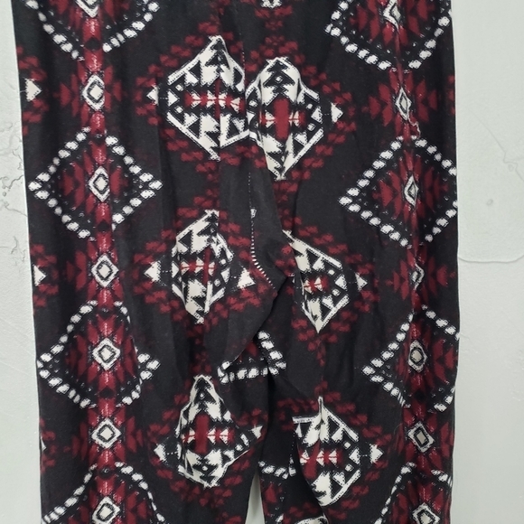 Rue21 Medium Black Red White Pattern Leggings One Size OS Soft Stretchy - Picture 4 of 5
